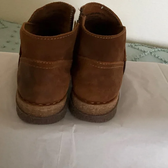 Born Chestnut Color Suede/Leather Ankle Boots size 9 - Picture 7 of 8